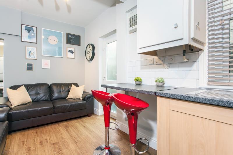128 Inverness Place