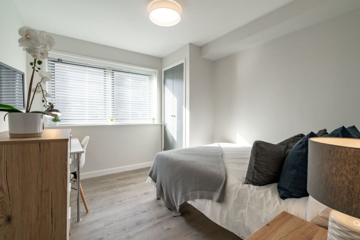 Flat 4 The Square, 1 Falconar Street