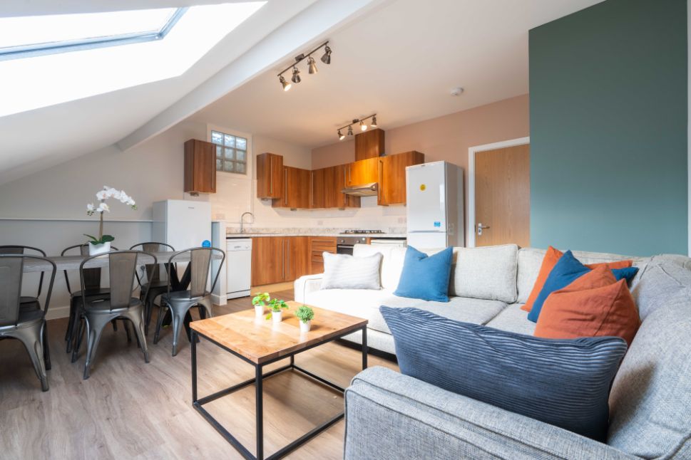 Flat 4 Shiners Yard, 123 Jesmond Road