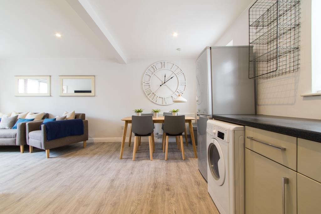 Flat 5, Victoria Court Mews