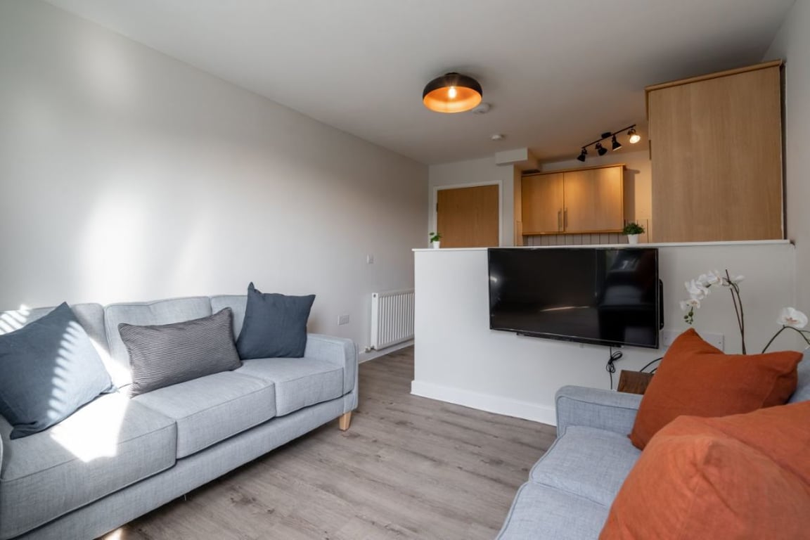 Flat 4 The Square, 1 Falconar Street