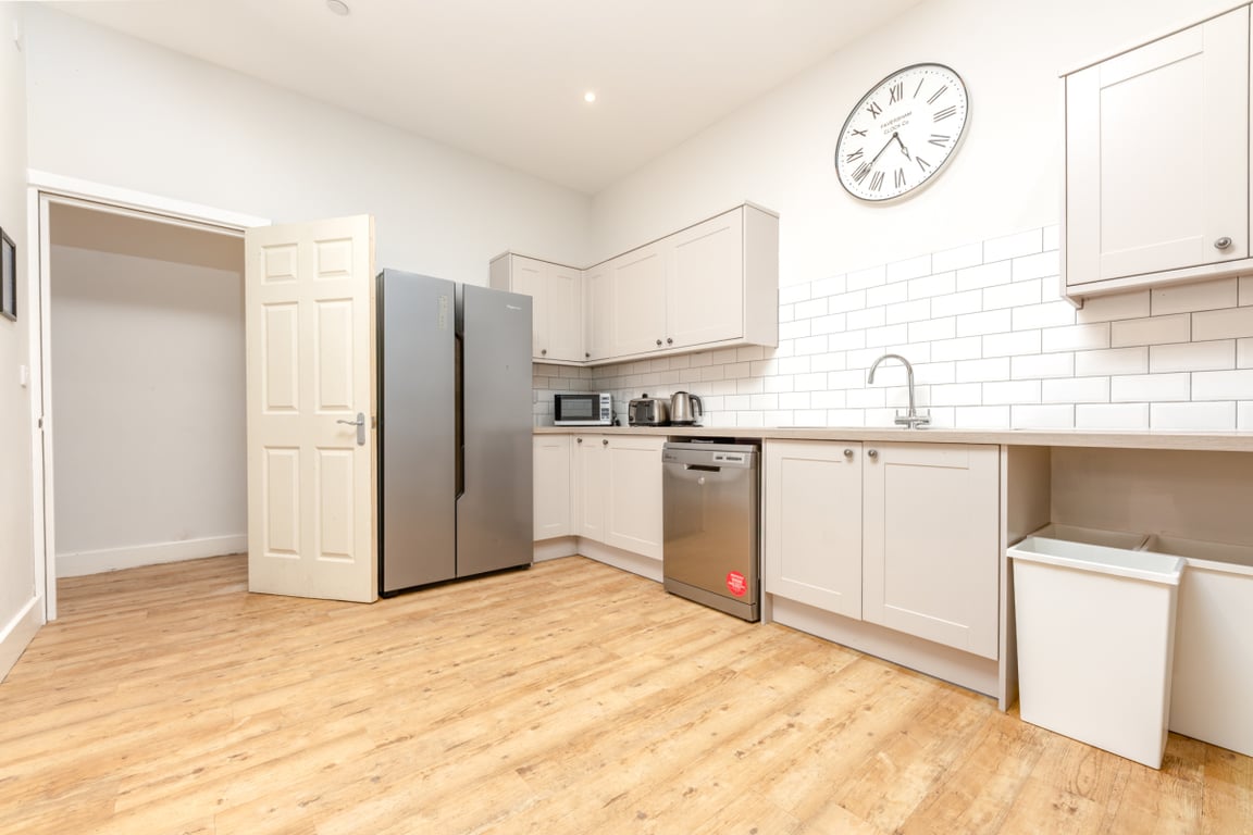 Flat 1, 122 Walter Road