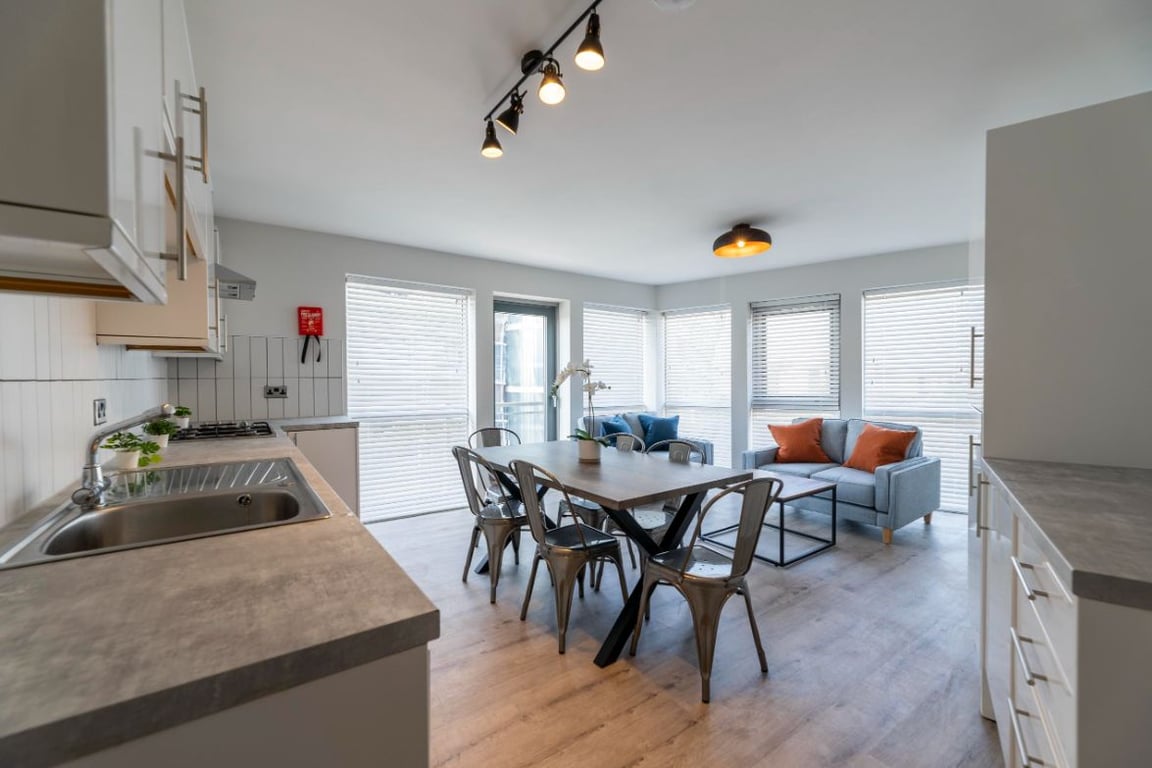 Flat 5 The Square, 1 Falconar Street
