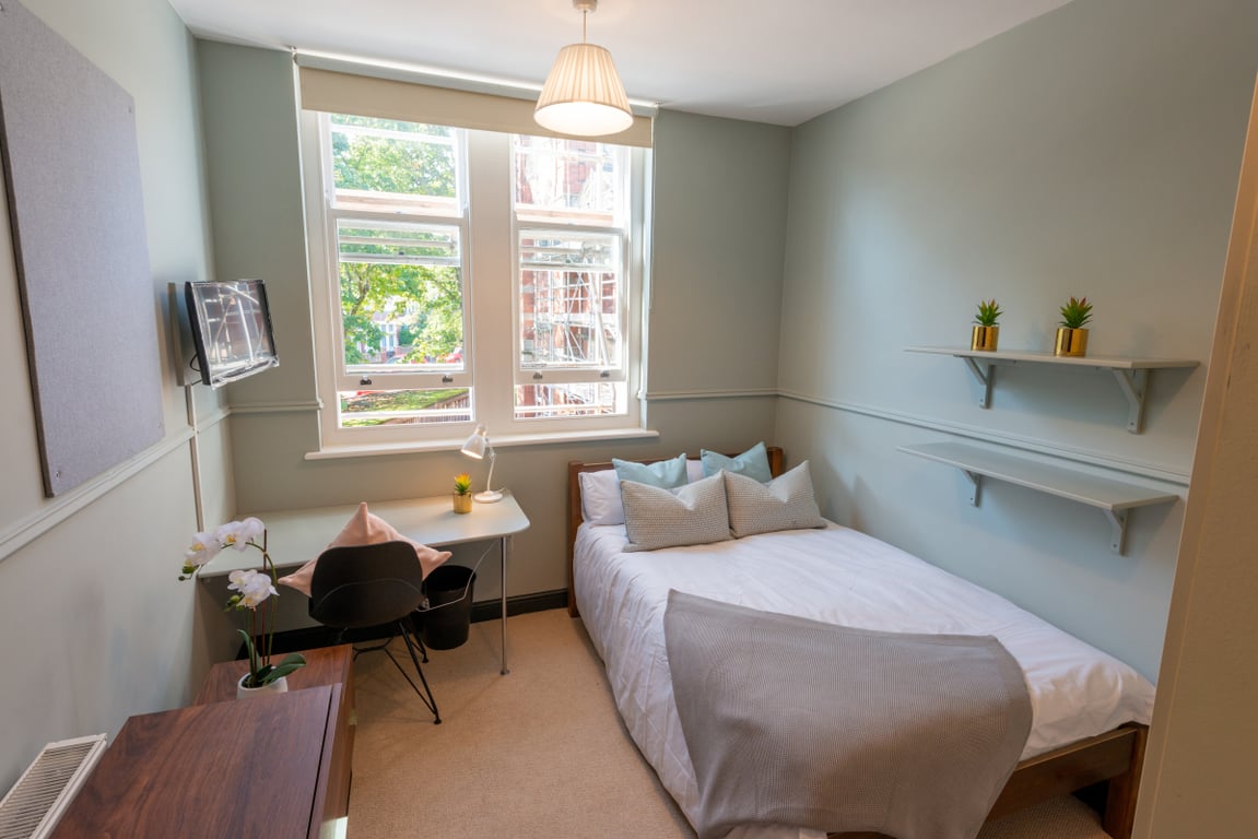 Flat M Bishop Blackall School