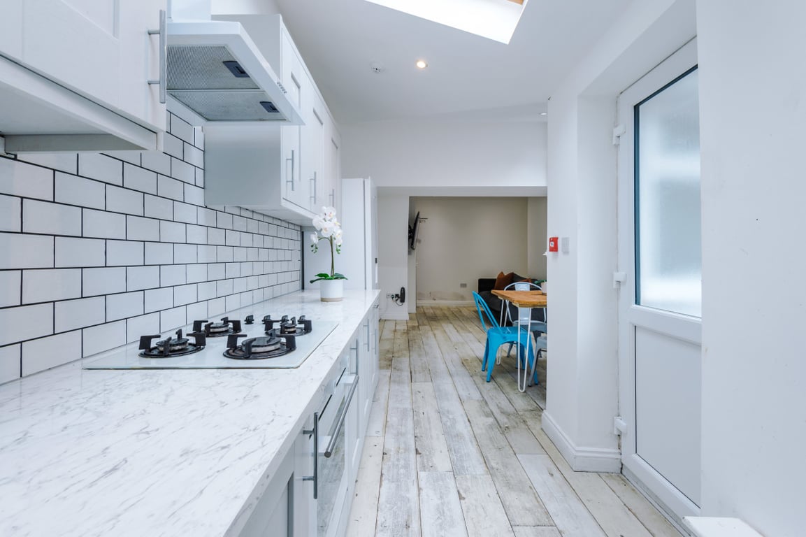 27 Gladstone Terrace