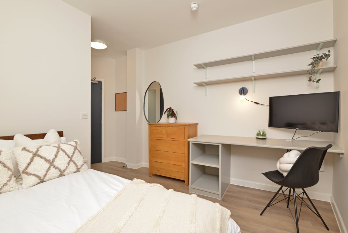 Flat 6, Isca Lofts