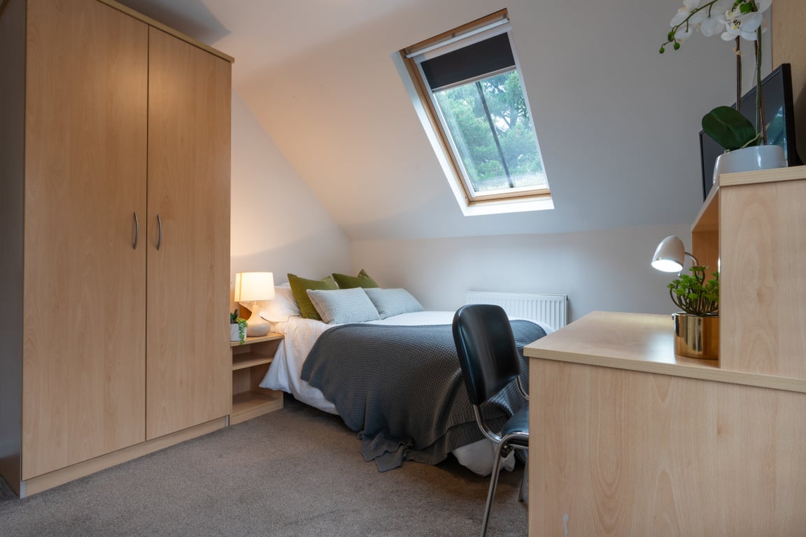 Flat 5, Hope Court