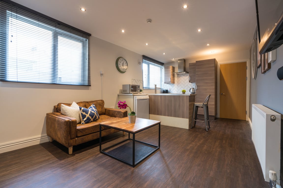 Flat 2, 28 Glynrhondda Street