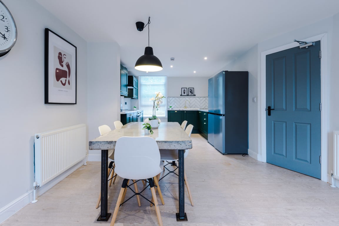 Flat 2, 27 Hawarden Avenue