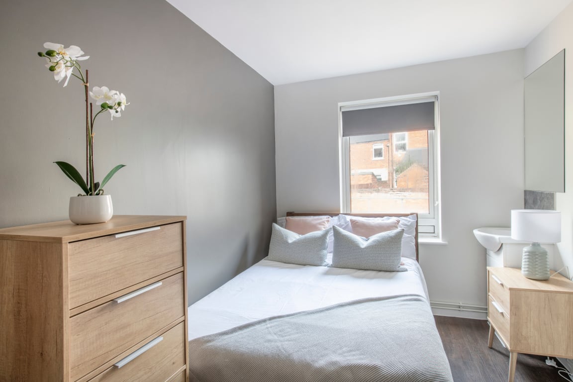 Flat 2, 4 Rob Roy House