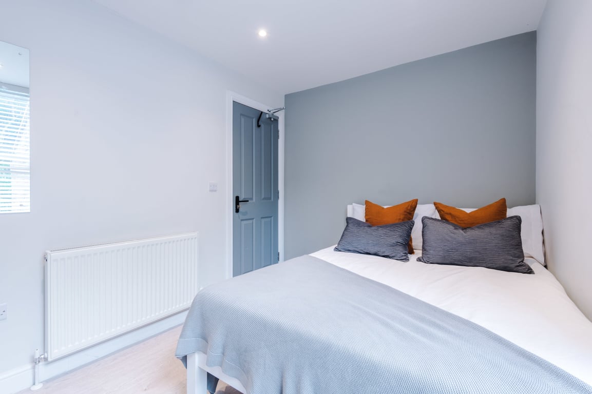 Flat 2, 27 Hawarden Avenue