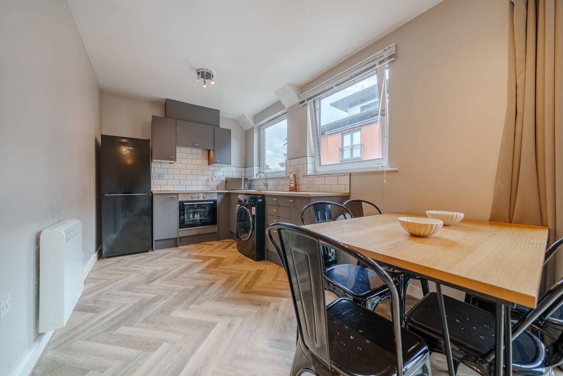 Flat 9, Mayfair Court