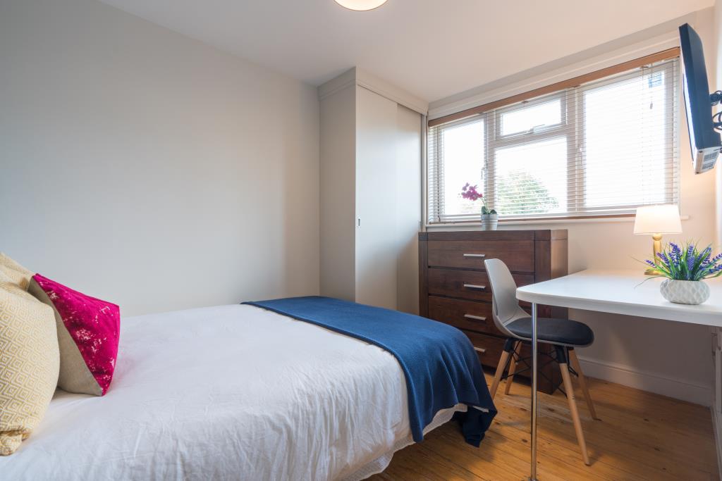 11 Balfour Road