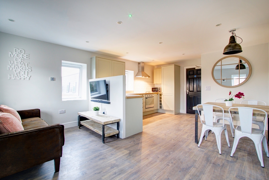 Flat R, Park View