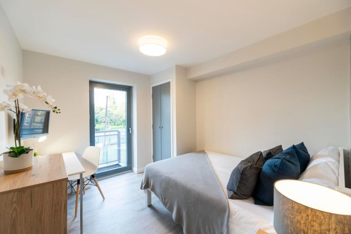 Flat 6 The Square, 1 Falconar Street