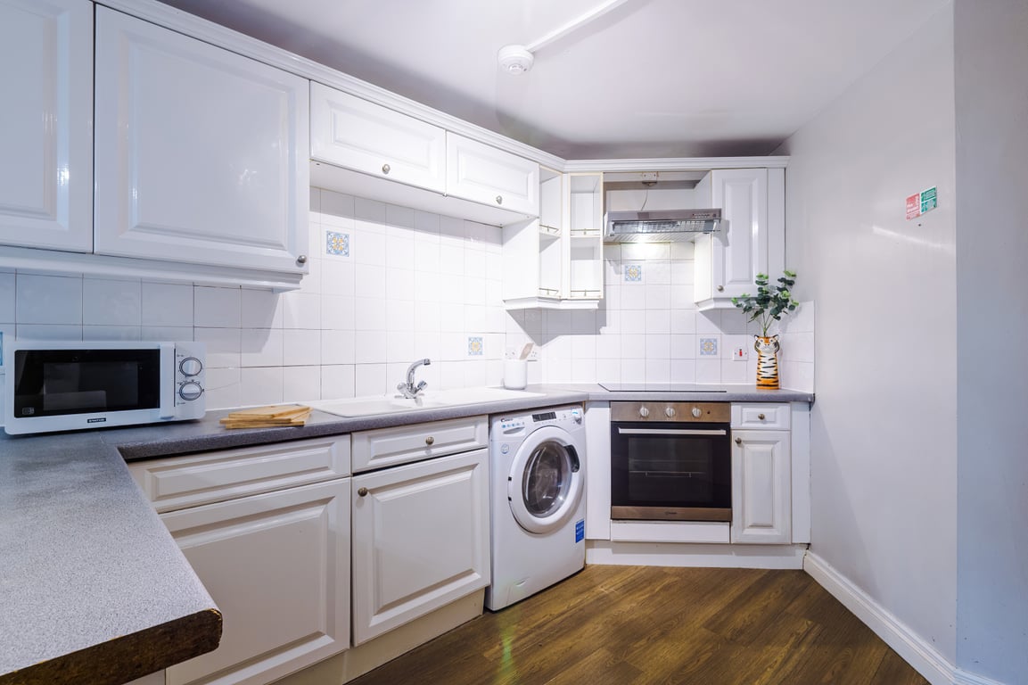 Flat 4, Newton House