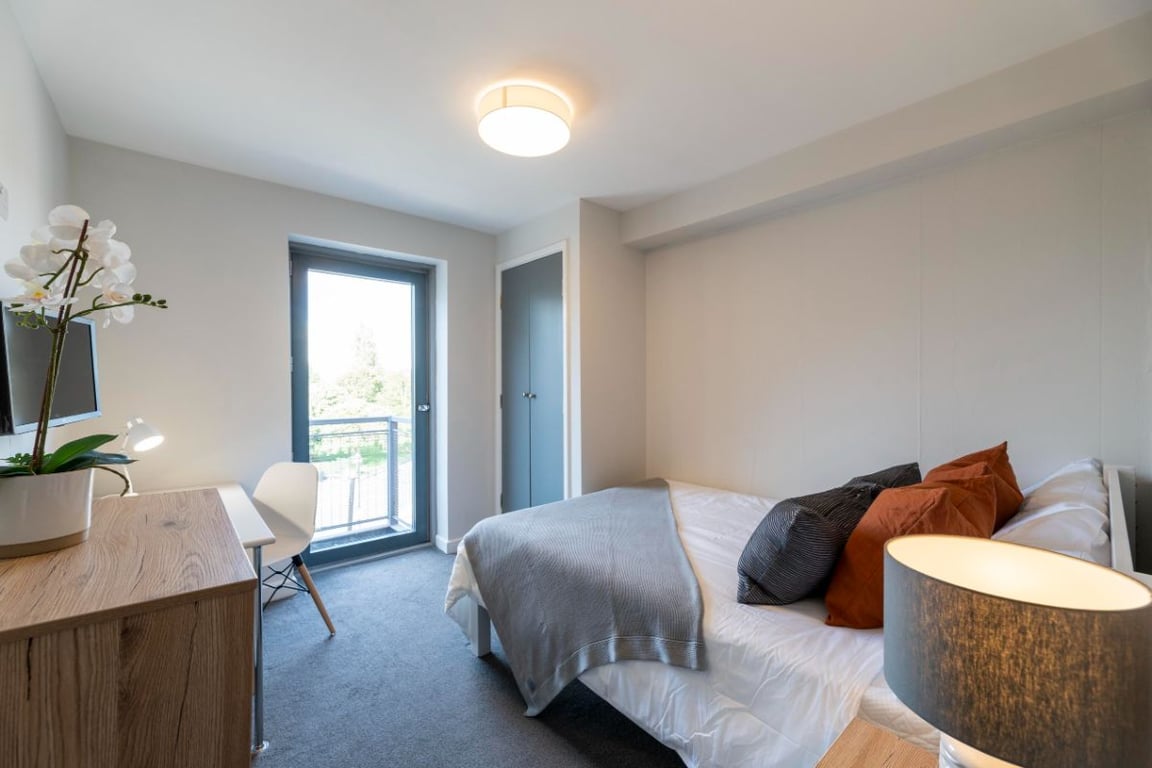 Flat 9 The Square, 1 Falconar Street
