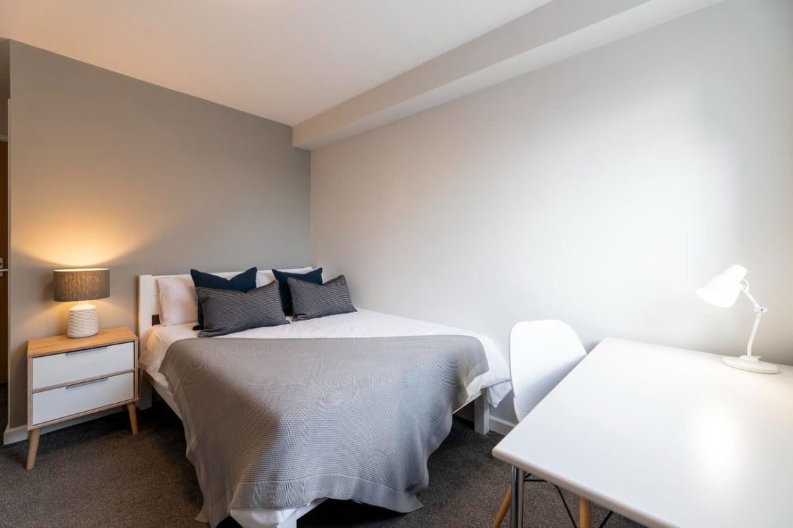 Flat 3 The Square, 1 Falconar Street