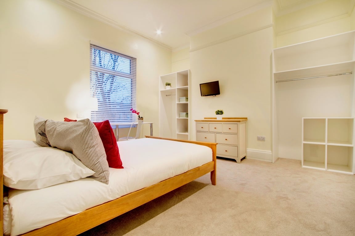 135 Hyde Park Road