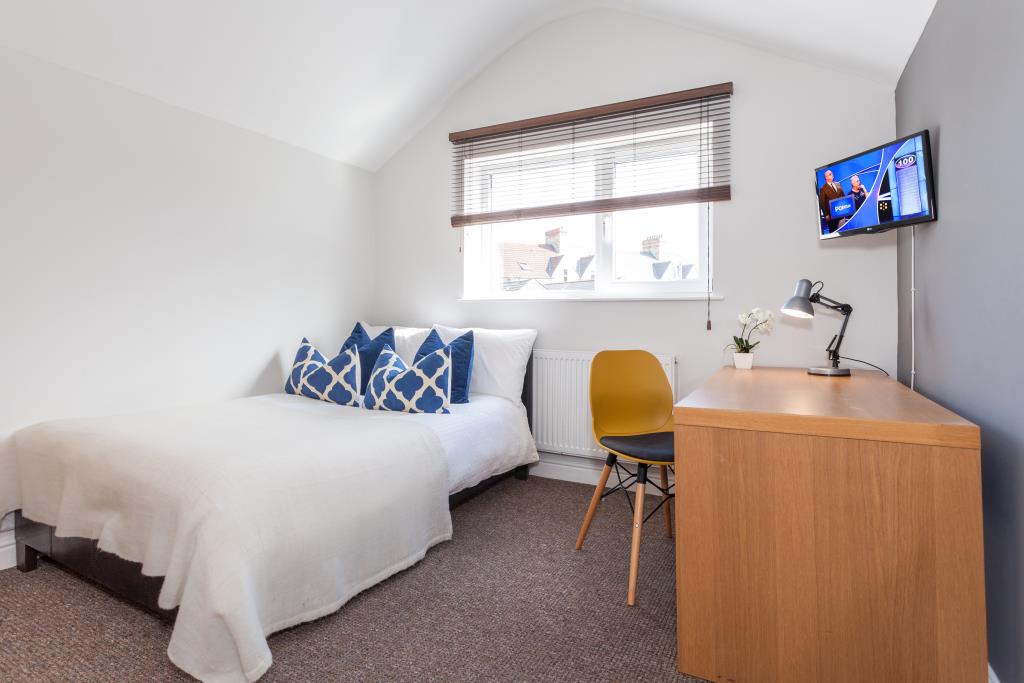 Flat 3, 28 Glynrhondda Street