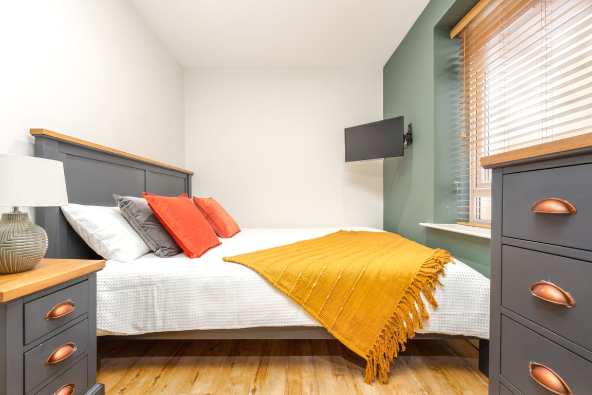 Flat 1, 122 Walter Road