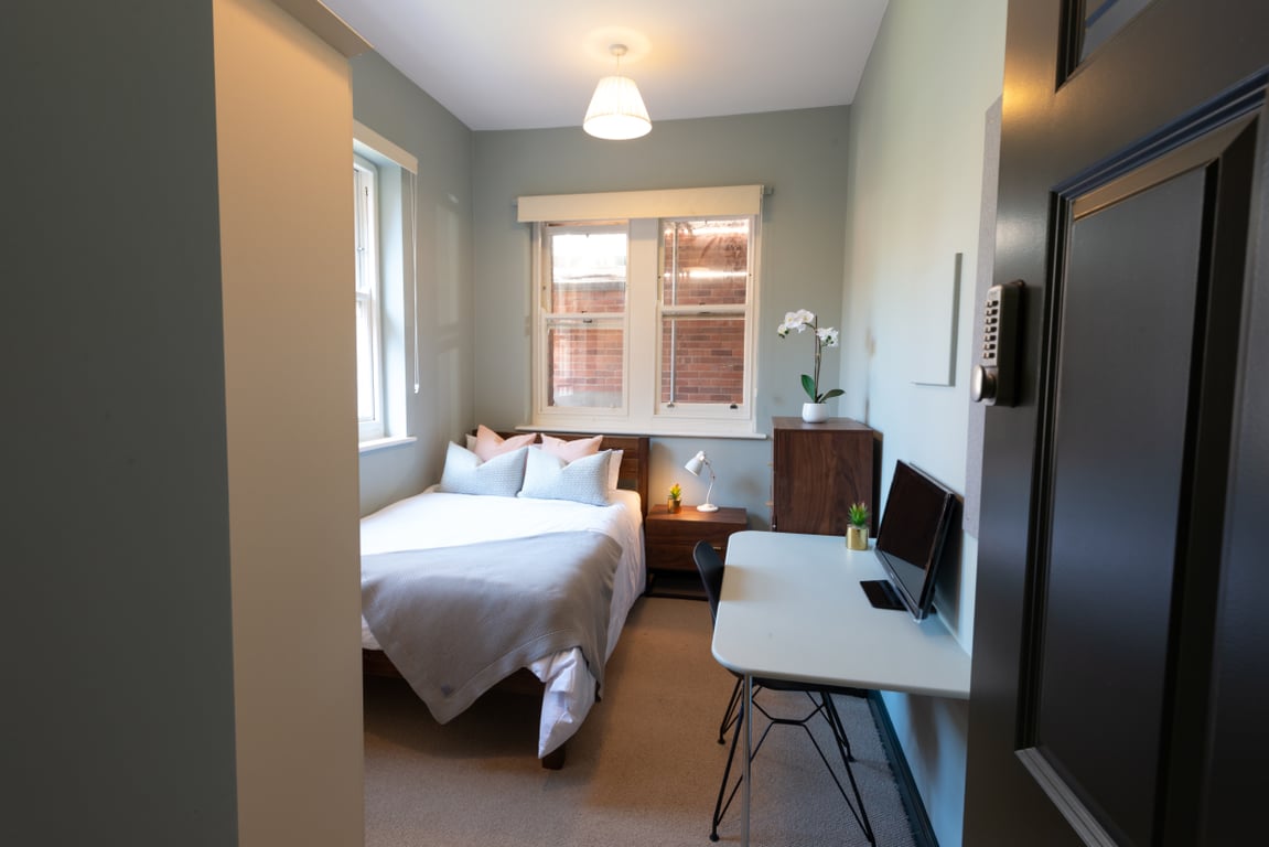 Flat C Bishop Blackall School
