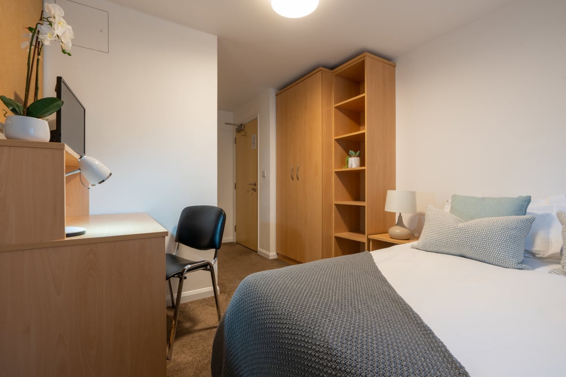 Flat 8, Hope Court