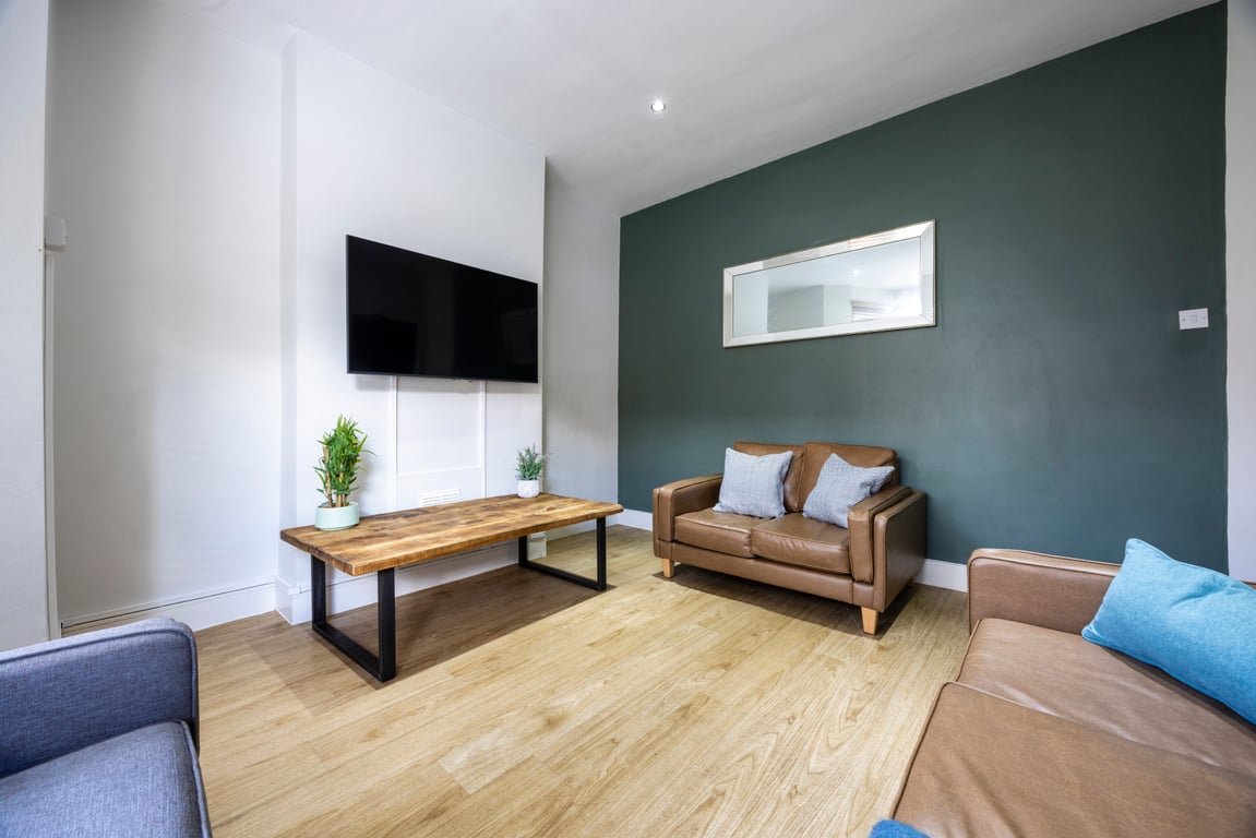 42 Derby Grove