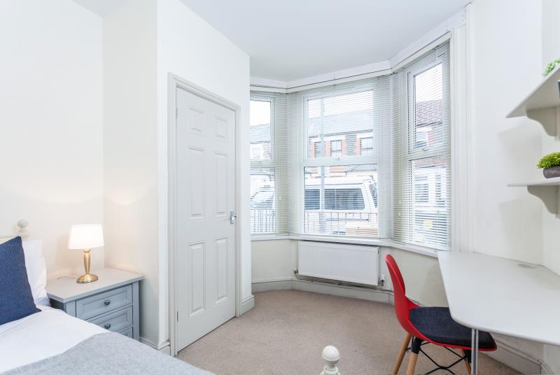 128 Inverness Place