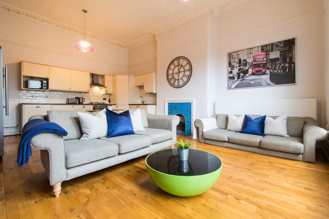 Flat 2, 7a Waverley Street