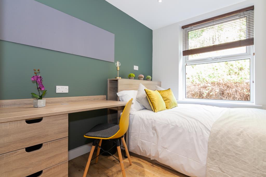 Flat 6, 42 Bankfield Road