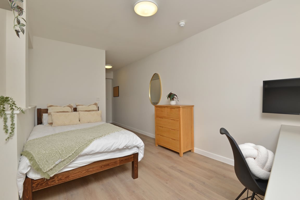 Flat 9, Isca Lofts