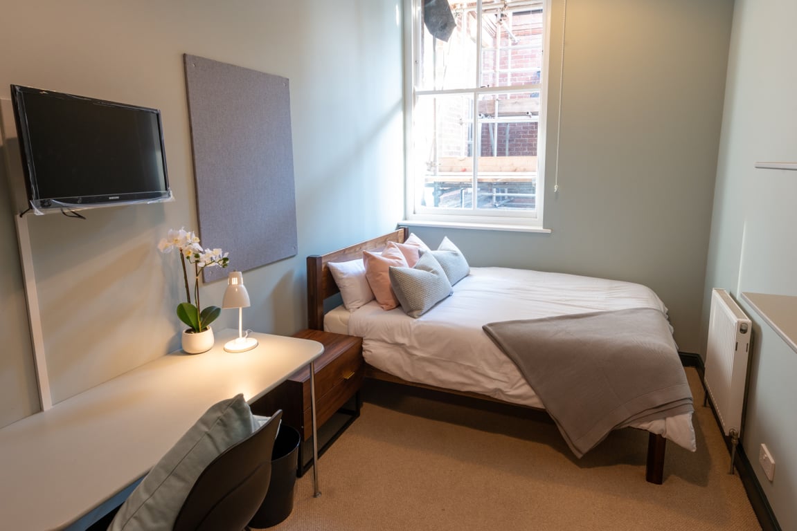 Flat Q Bishop Blackall School