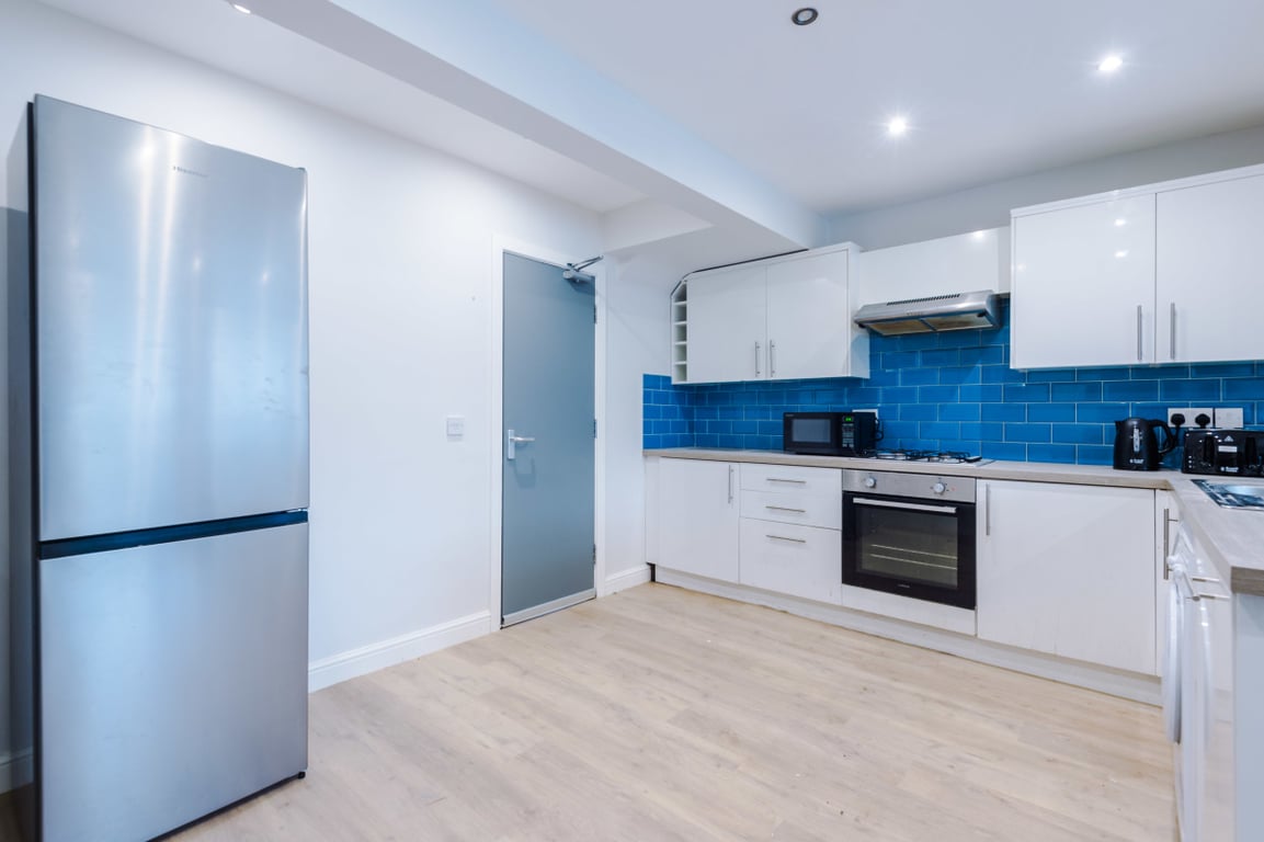 10 Holcombe Road