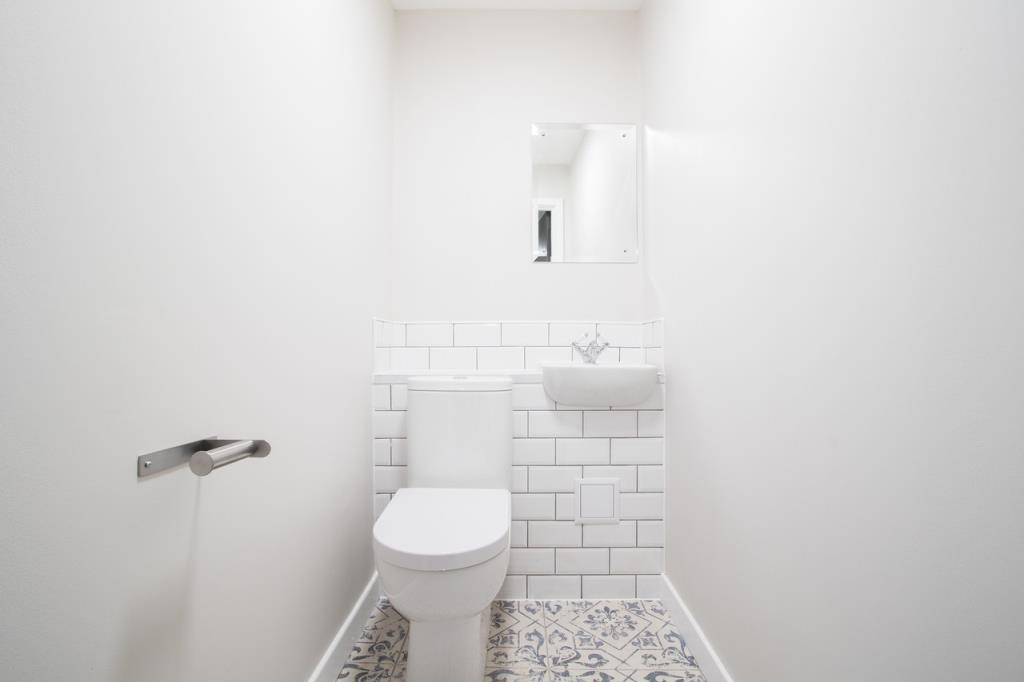 Flat 1, 6 Morrison Circus