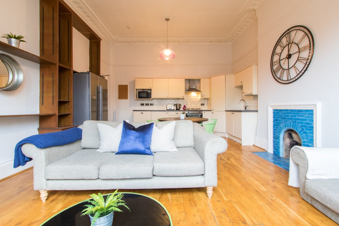 Flat 2, 7a Waverley Street