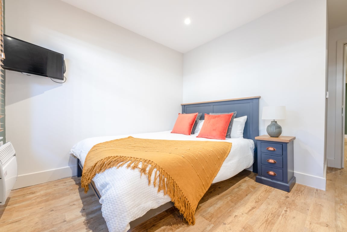 Flat 1, 122 Walter Road