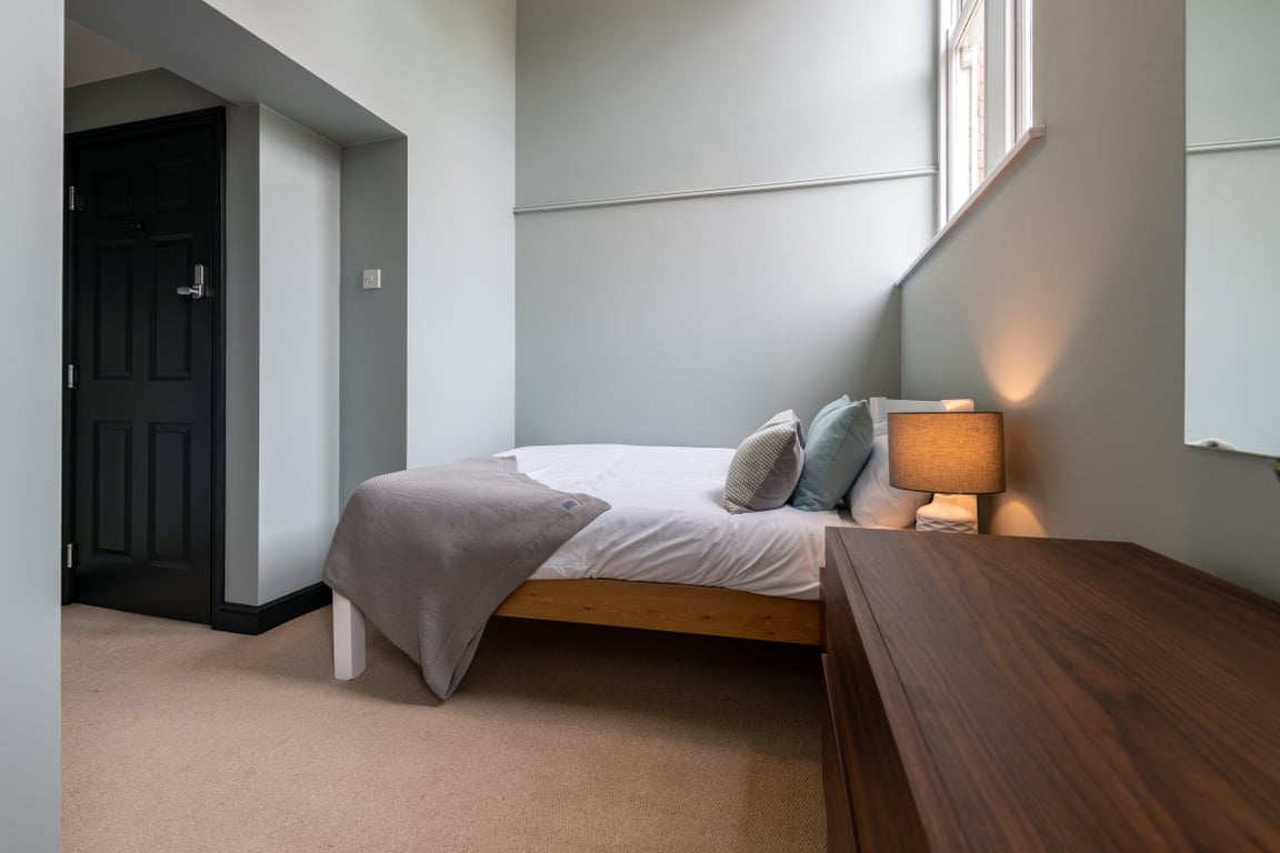 Flat S Bishop Blackall School