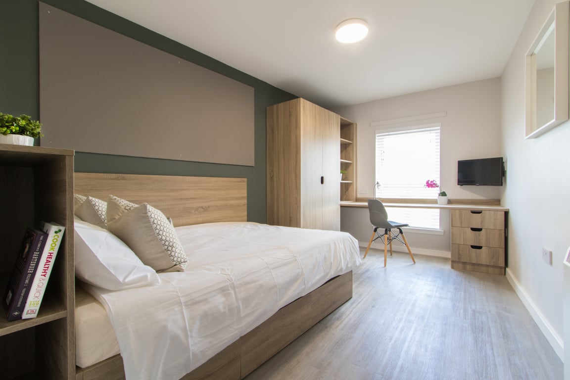 Flat 10, 6 Morrison Circus