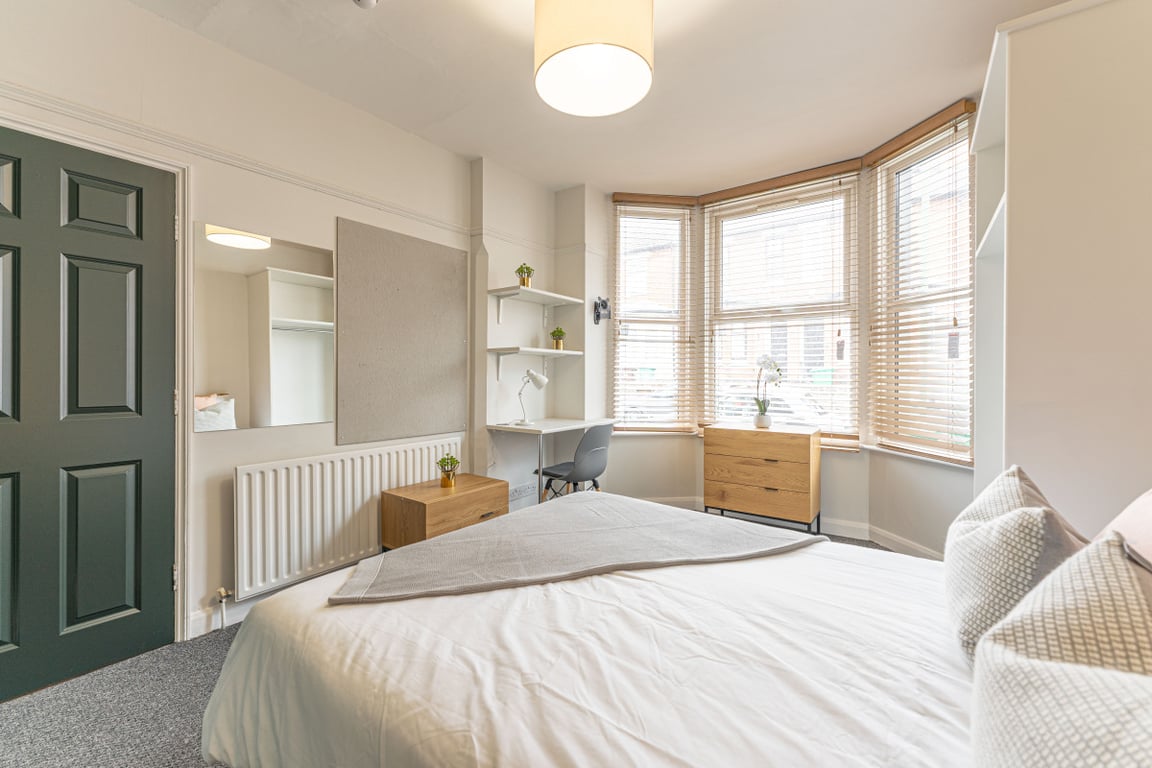 35 Bute Avenue