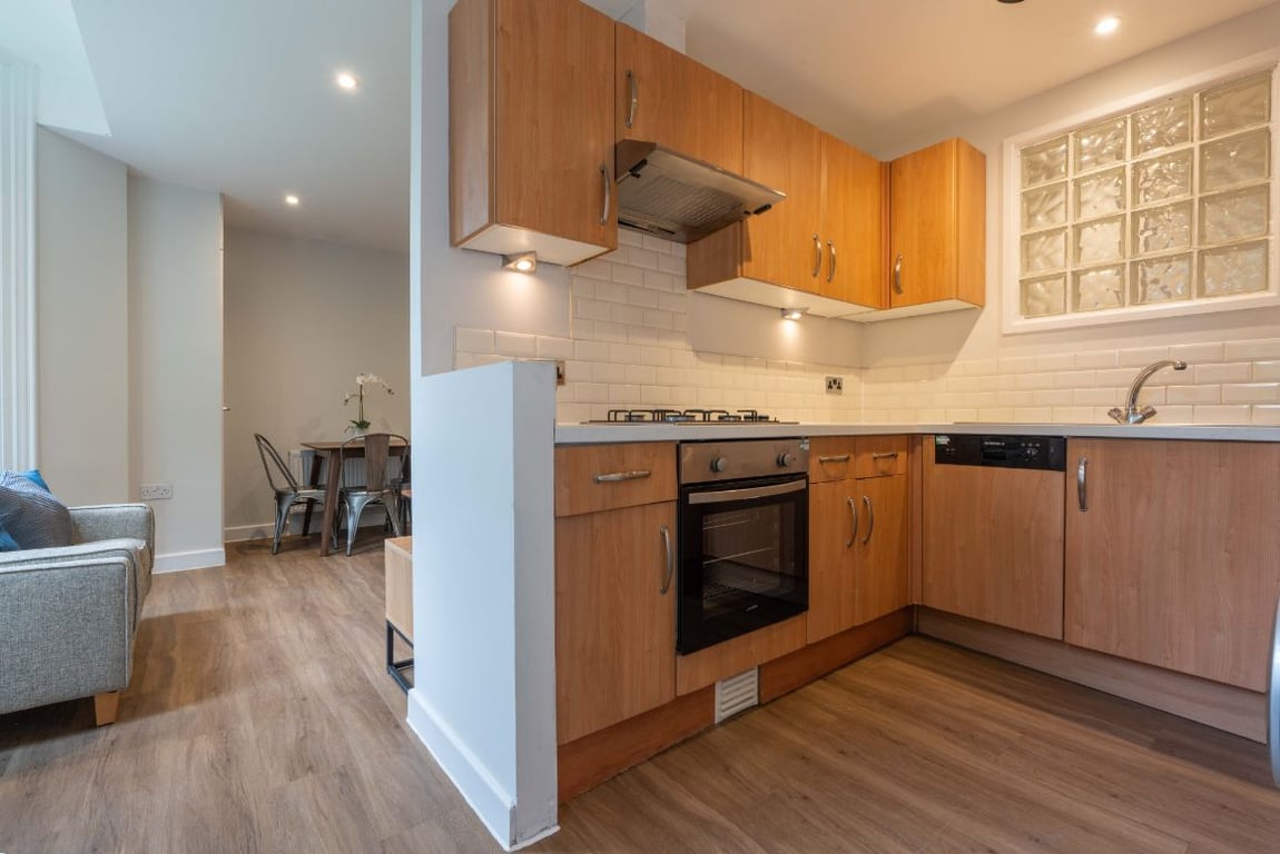 Flat 3 Linden Flat, Jesmond Road Newcastle 5 Bedroom Student Flat