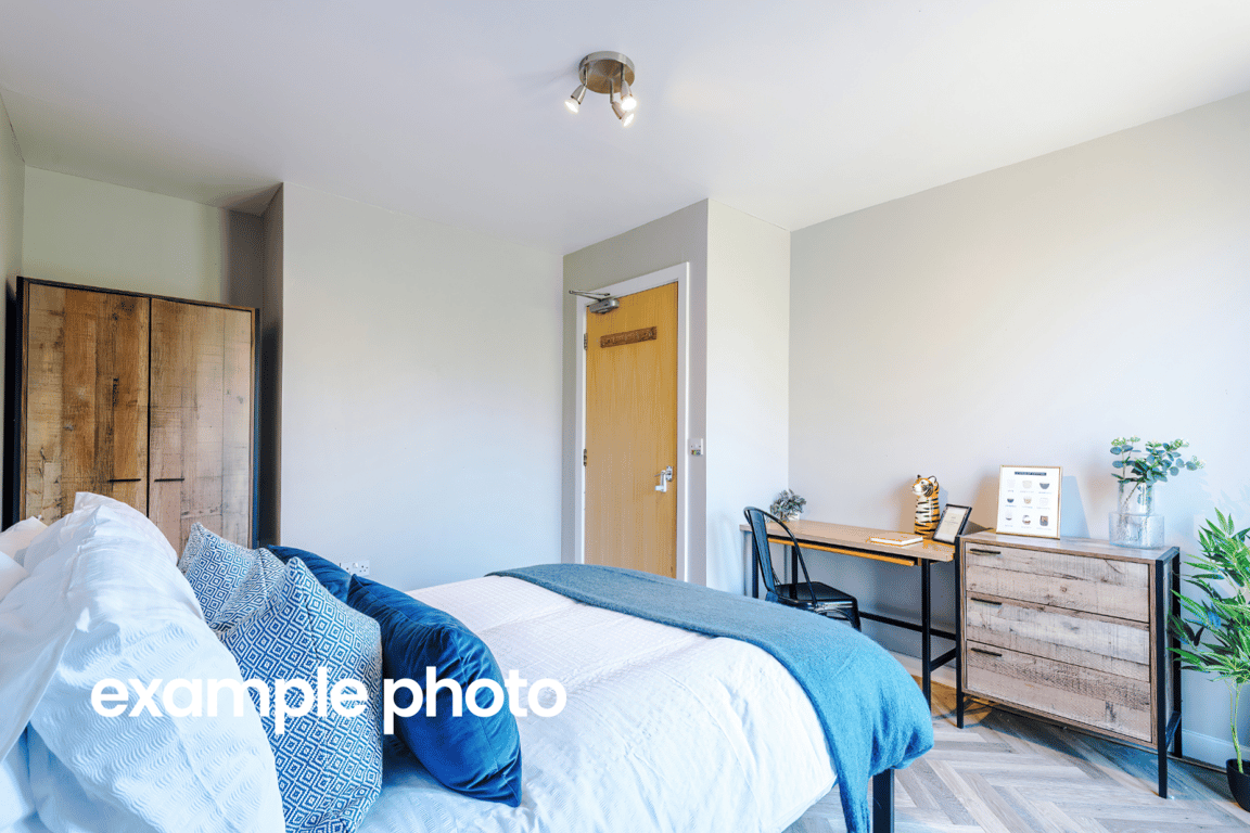 Flat 17, Mayfair Court