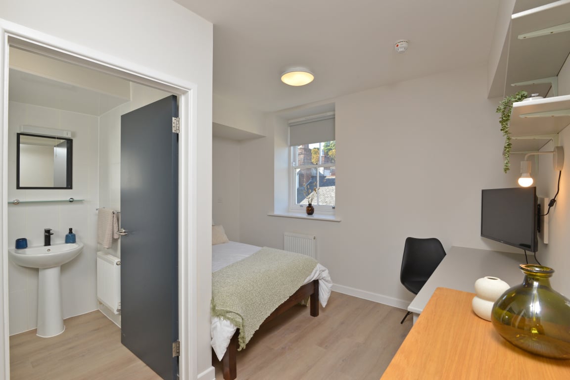 Flat 8, Isca Lofts