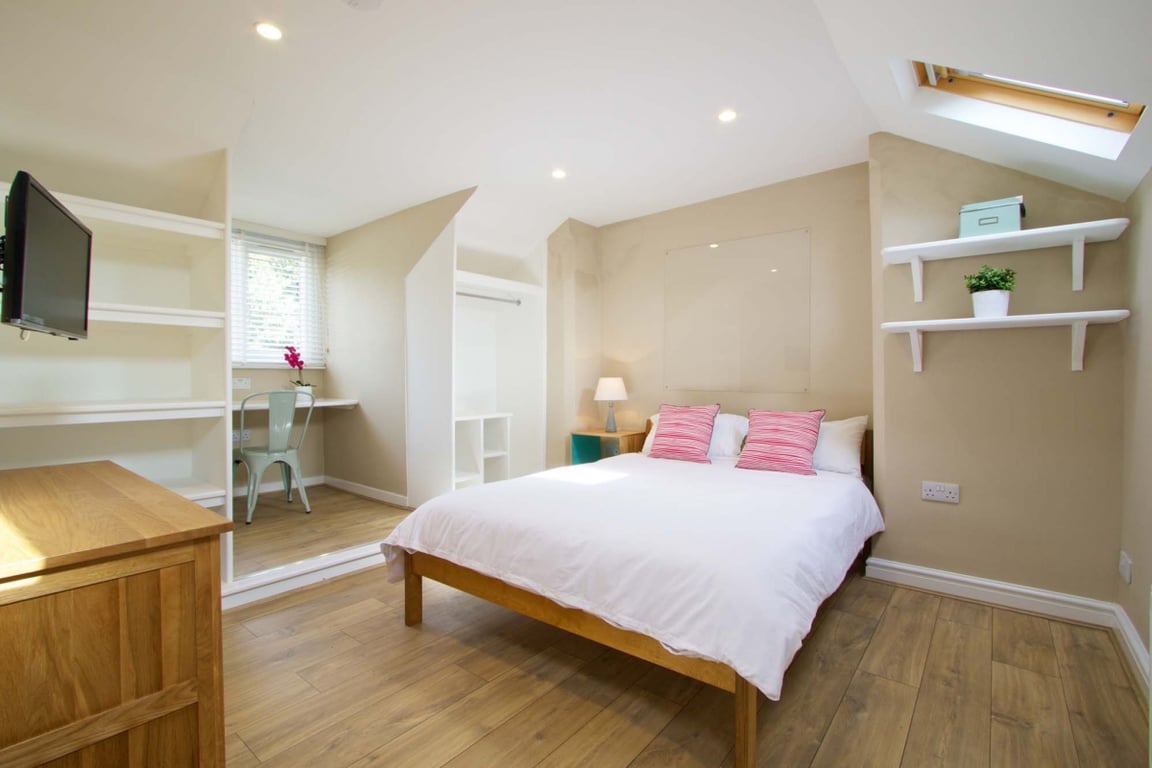 8 Forest Grove
