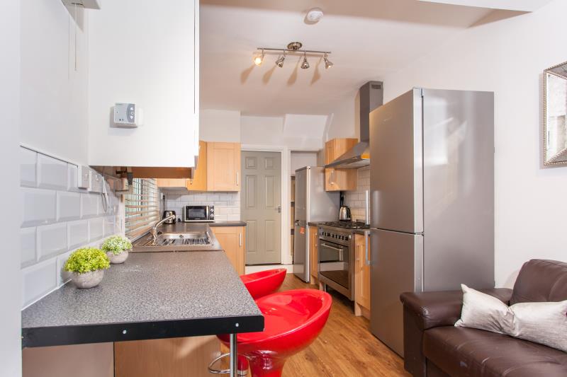 128 Inverness Place