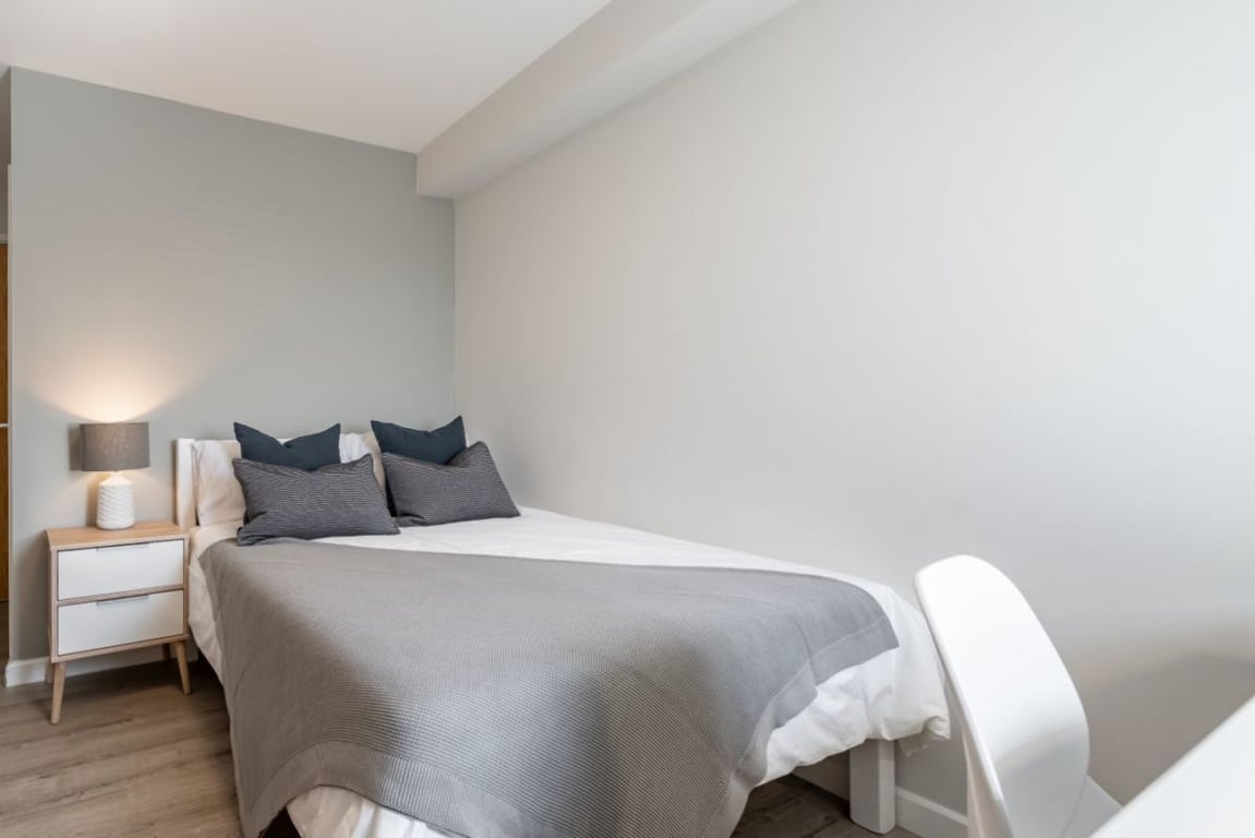 Flat 10 The Square, 1 Falconar Street