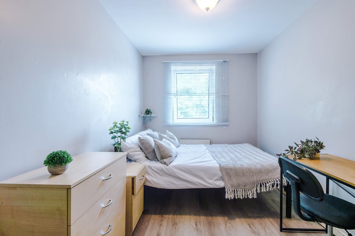 Flat 13, Lowry House