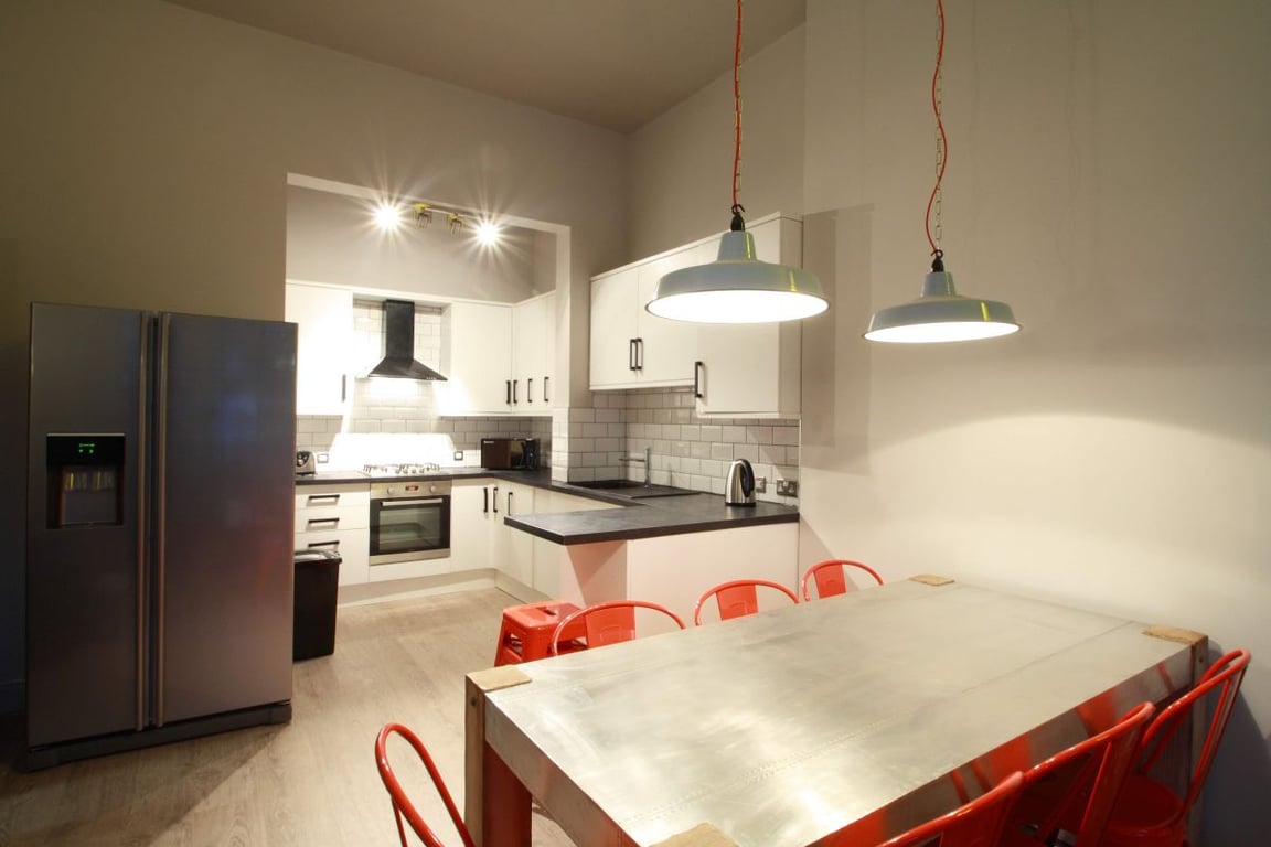 Flat 1, 154 Woodsley Road