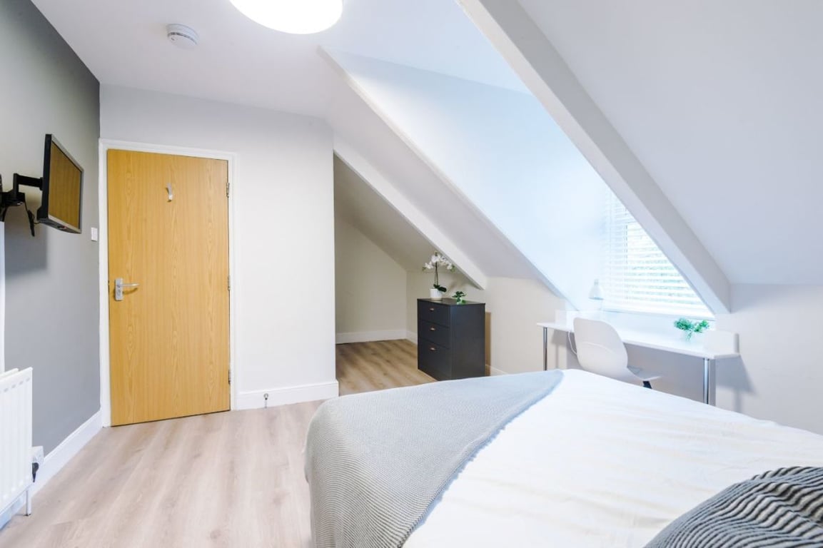 198 Sandyford Road