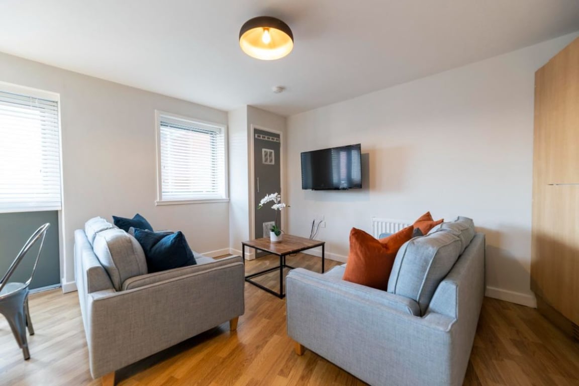 Flat 3 The Square, 1 Falconar Street